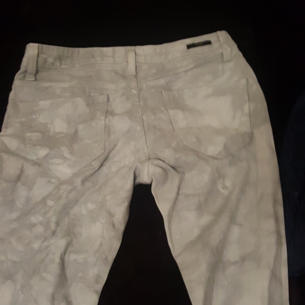 Jeans - Picture 2 of 2